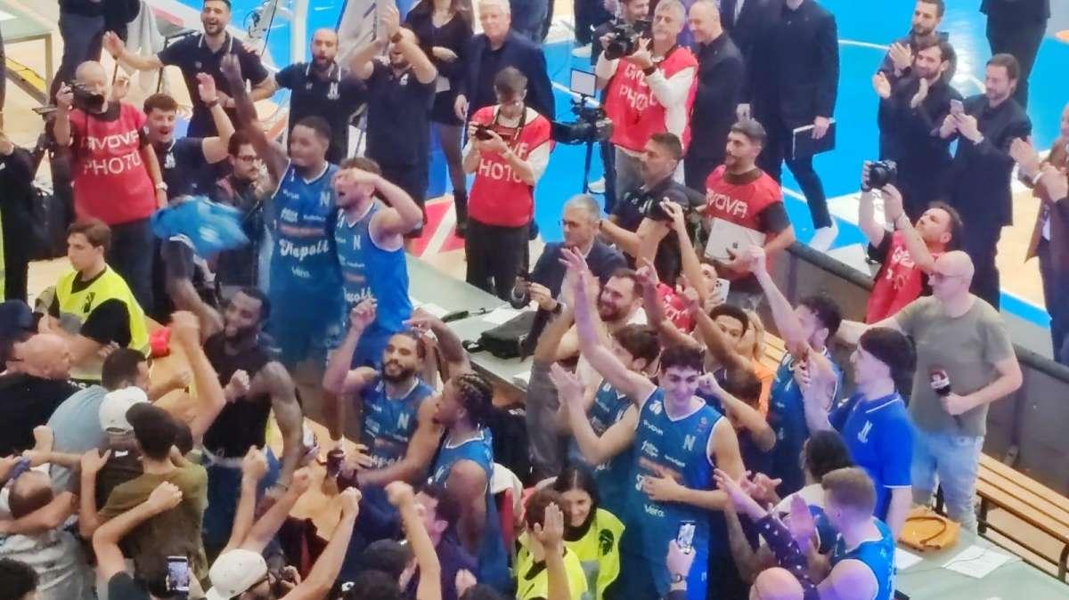 Il Napoli Basket vince la sua prima in casa! Agganciata Reggio Emilia