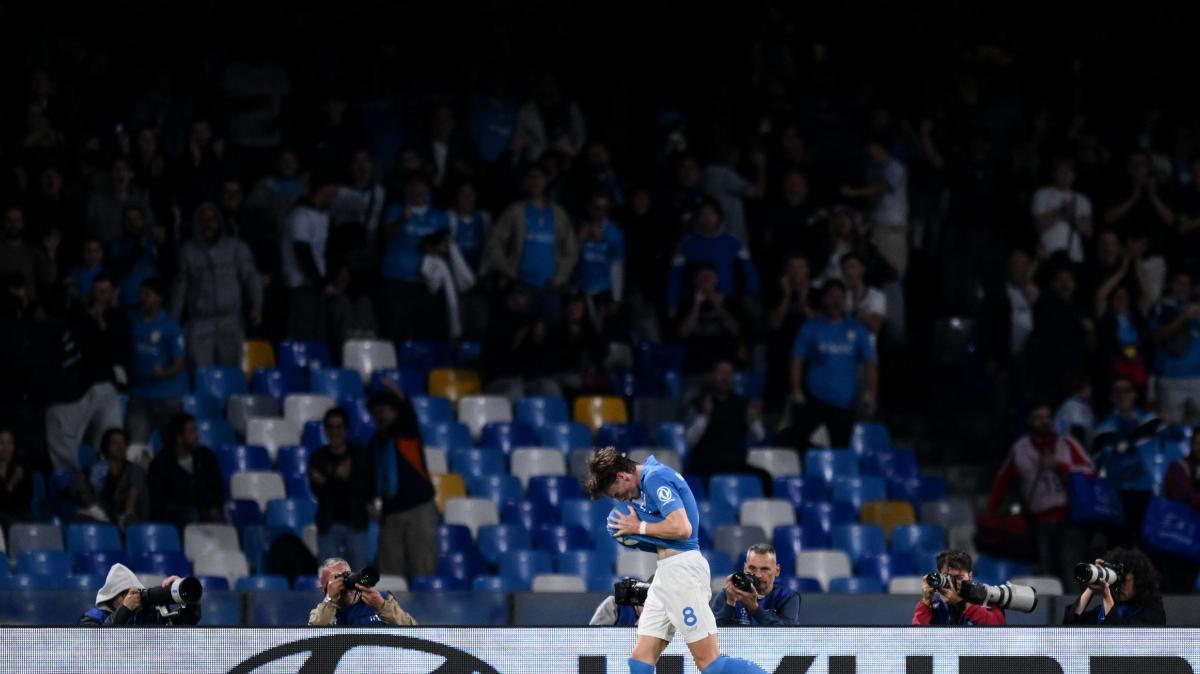 McTominay trascina il Napoli: voti altissimi dai quotidiani dopo la doppietta alla Roma