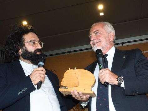 FOTO - ADL premiato a Firenze, la motivazione: "All'uomo che sta trasformando il Napoli in un protagonista internazionale!"