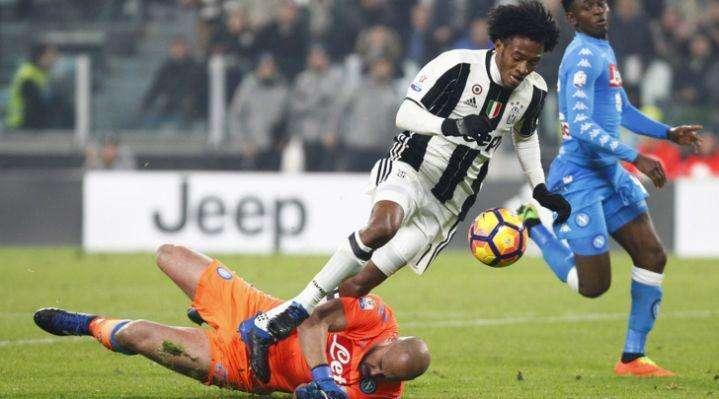 VIDEO - Mazzoleni non dà rigore al Sassuolo, Azzi ricorda: "Come Reina a Torino, lì dissero che non contava il pallone!"