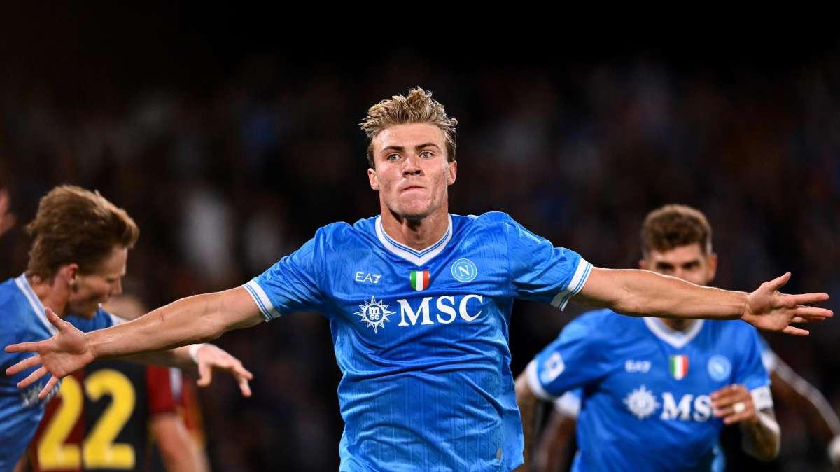 Il paragone di Carratelli: "Hojlund come Mertens, centravanti dopo l'infortunio del titolare"