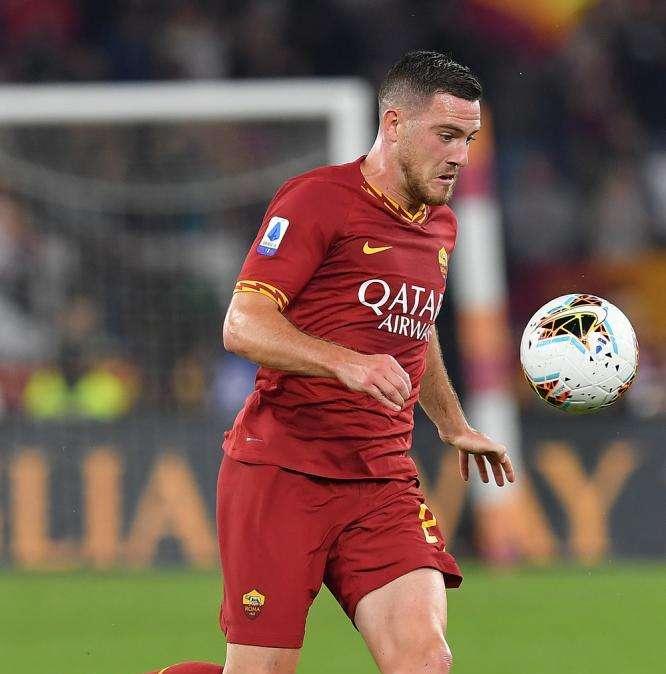 Mario Rui col braccio largo, rigore per la Roma: Veretout firma il 2-0
