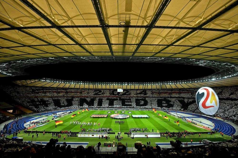 Razzismo, pugno duro dell'Uefa per Euro 2020: porte chiuse per tre nazionali