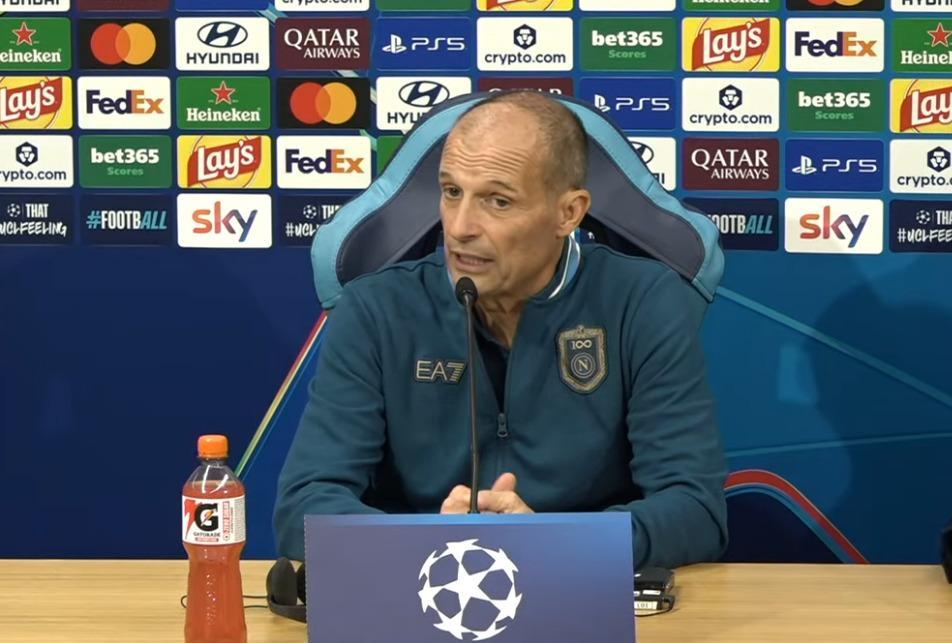 Difesa a 3 o 4? Allegri fa chiarezza: "Cambia solo l'esterno, serve giocare bene tecnicamente"