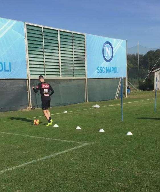 VIDEO - Milik, piede caldo: il polacco continua a pennellare punizioni imprendibili anche in allenamento