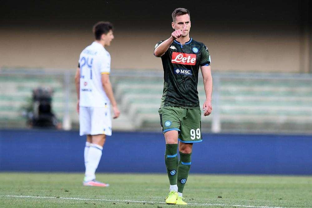 RILEGGI LIVE - Verona-Napoli 0-2 (37' Milik, 90' Lozano): è finita! Gli azzurri espugnano il Bentegodi!