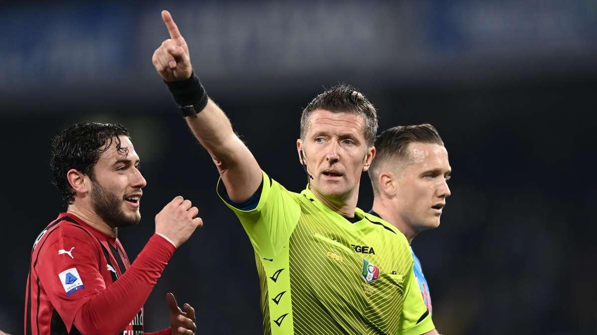 Rigore negato al Napoli! Moviola CdS: "Orsato poteva vederlo e Valeri al Var doveva intervenire"