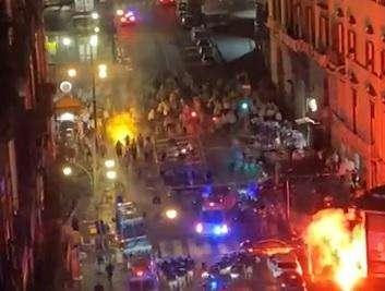 VIDEO - Guerriglia urbana in centro: scontri tra Ultras dell'Union Berlino e Polizia