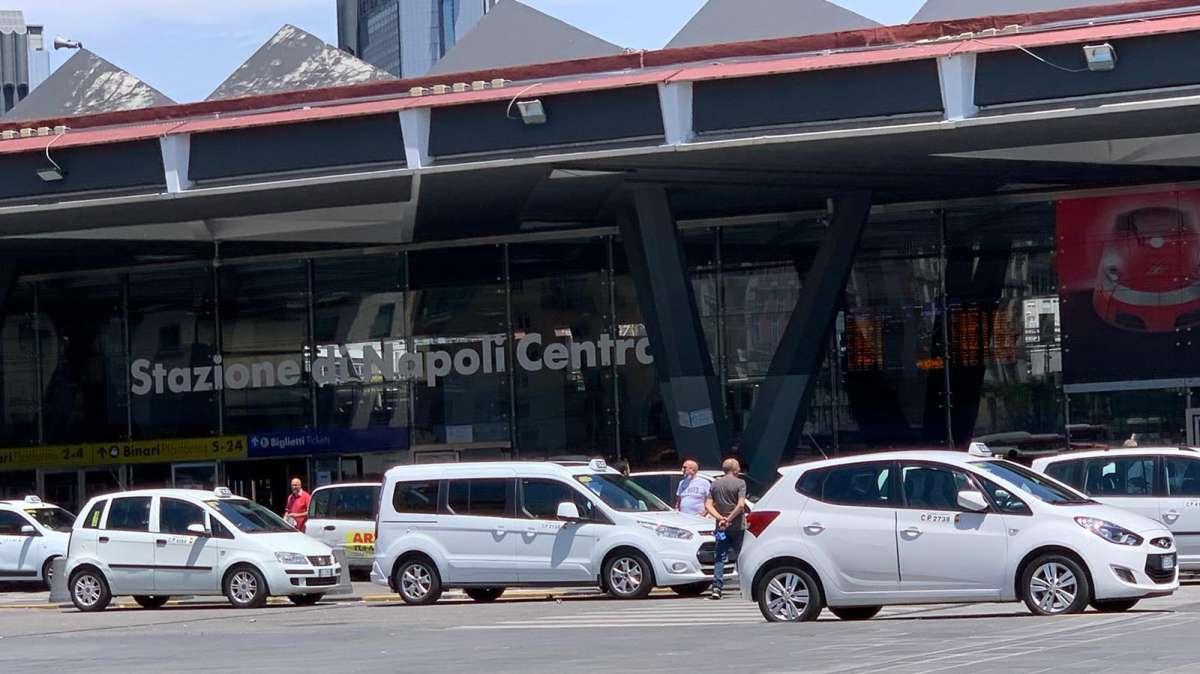 Tragedia sui binari di Aprilia: tutti i treni per Napoli sono bloccati