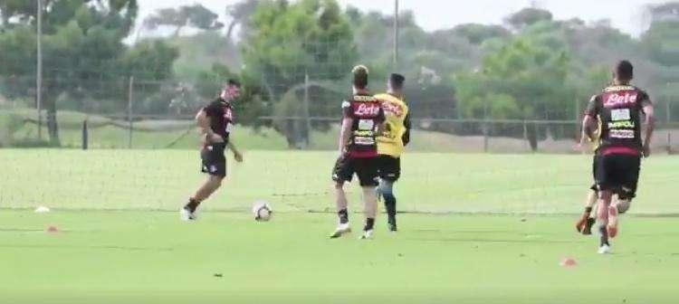 VIDEO - SSC Napoli: "Allenamento prima della bufera"
