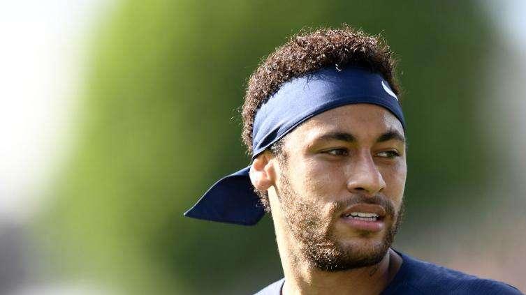 Caso Neymar, il brasiliano punta i piedi con Leonardo: "Voglio andarmene!"