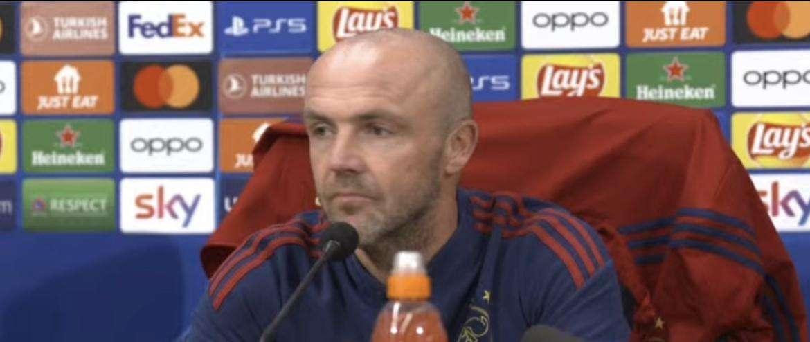 RILEGGI LIVE - Schreuder: "Cambiare? Noi giochiamo sempre per dominare. Se vinciamo...", Bergwijn: "Mi aspettavo un Napoli così, Kvara..."