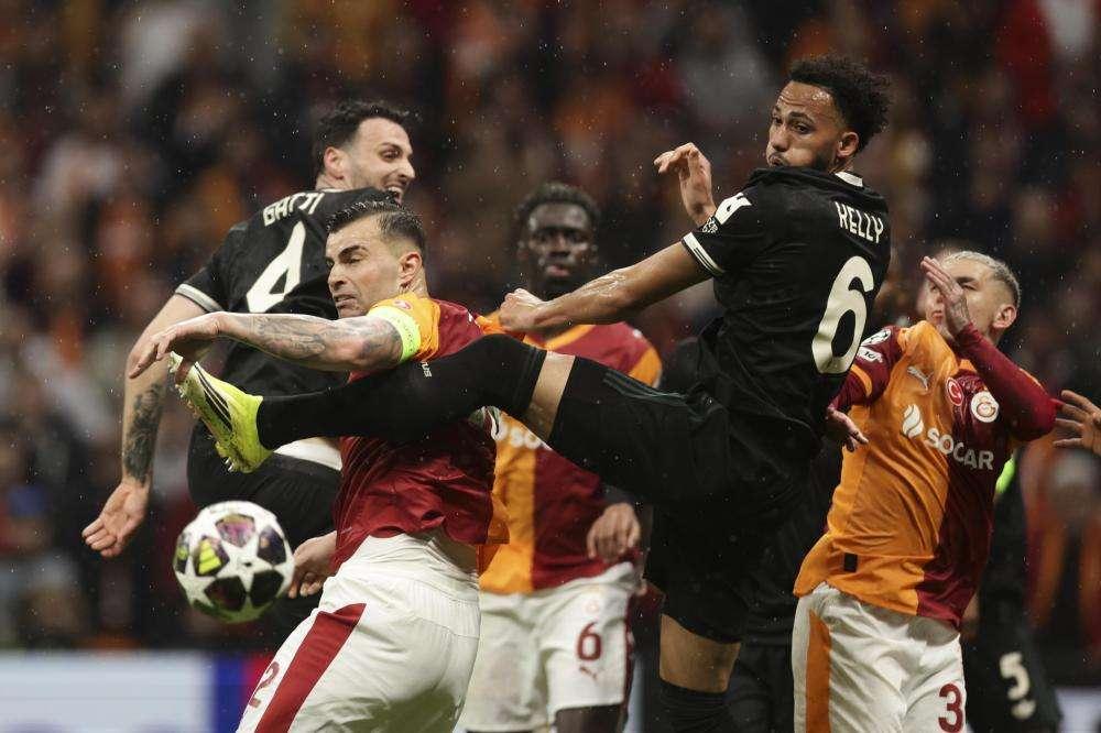 Insulti razzisti sui social, Kelly: "Accetto le critiche, ma questo no!"