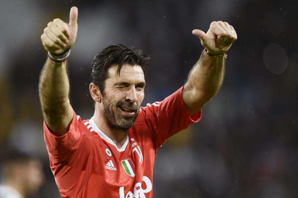 Buffon lascia la Juve per il Boca Juniors: "Trattativa avviata, se ne riparla a fine maggio"