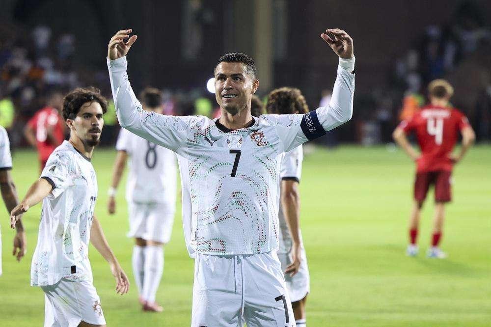 Cristiano Ronaldo è il calciatore più ricco della storia: patrimonio da 1,4 miliardi 