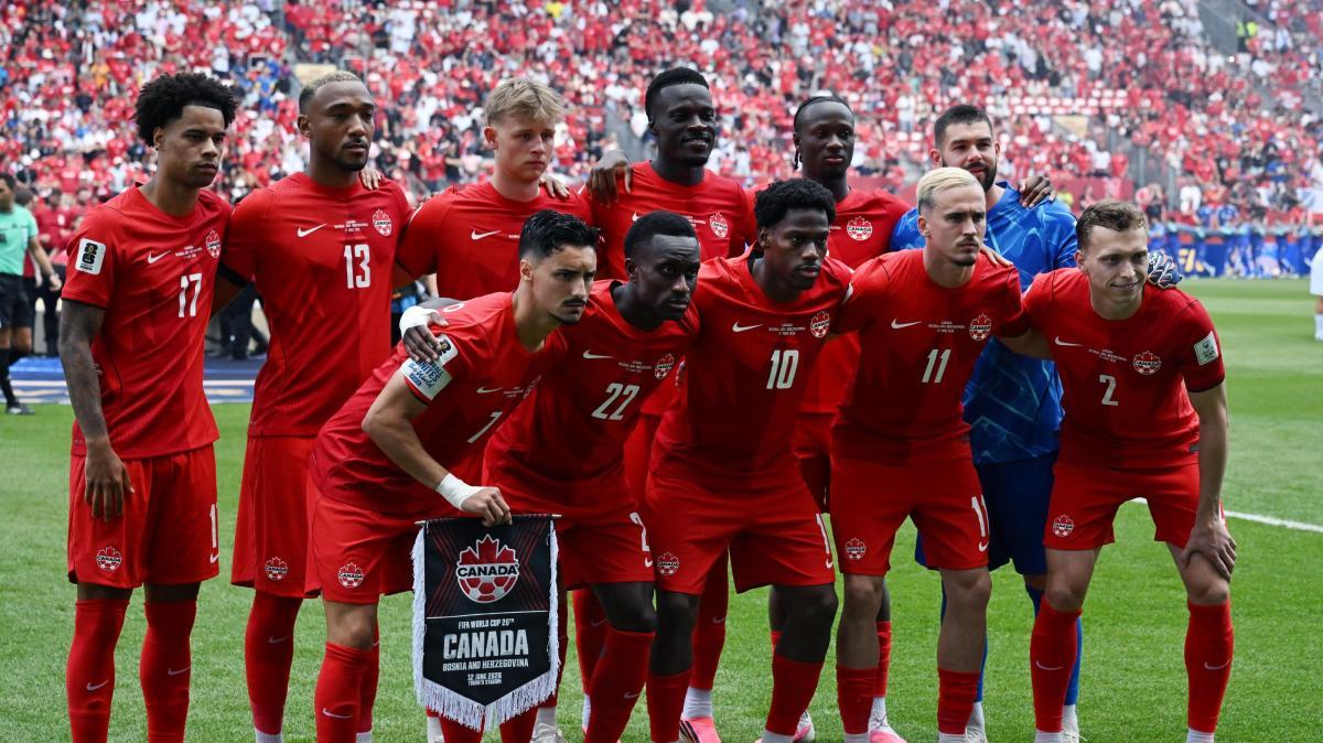 Mondiali, festa Canada: batte al 92' il Sudafrica e per la prima volta è agli ottavi
