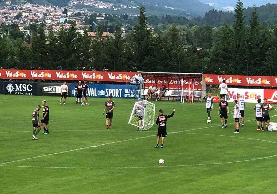 RILEGGI LIVE - Dimaro, Day 5: lavoro su difesa, uscita e pressione alta. Spunta Giuntoli, Inglese assente