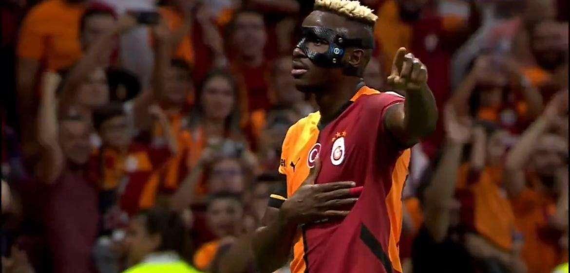 Sky DE - Galatasaray, complicato trattenere Osimhen: Mertens cercherà di convincerlo