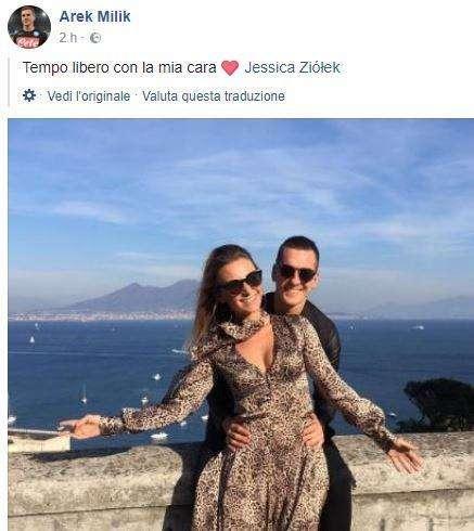FOTO - Domenica in città per Milik: relax e splendido panorama con Jessica 