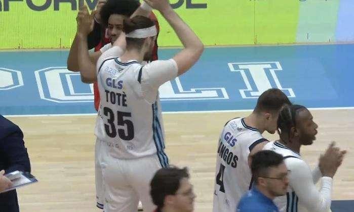 Super-Totè surclassa Bilan, Napoli Basket è on fire: battuta anche la capolista Brescia!