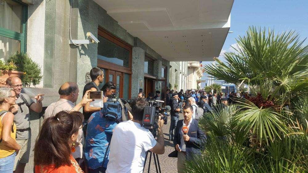 Hotel Vesuvio pronto ad ospitare il City: dalla suite imperiale per Guardiola ai piani dedicati per giocatori e staff