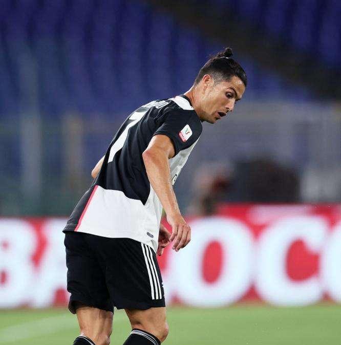 La confessione della sorella di Ronaldo: "Dormivo sui mattoni, morsa in faccia da un topo da bambina"