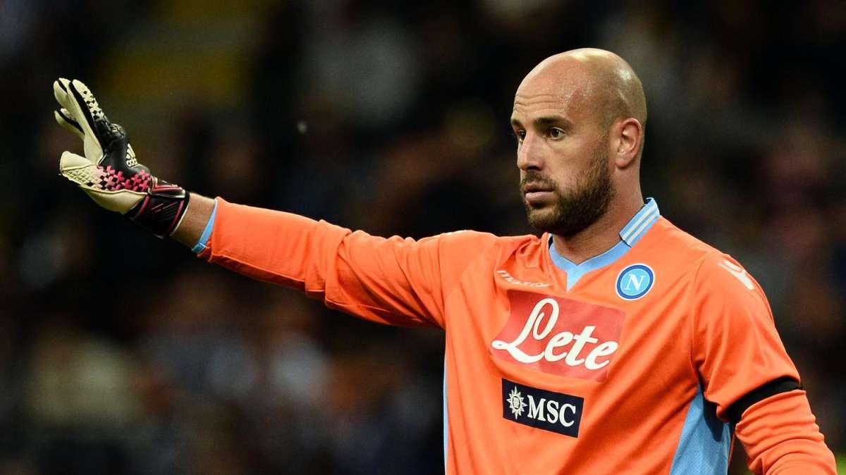 Cambio nell'intervallo: Benitez concede l'esordio a Colombo, fuori Reina