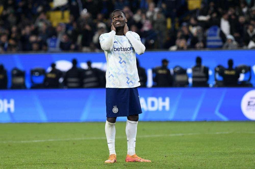 Inter, brutte notizie per Chivu: infortunio per Bonny, salta l'Atalanta
