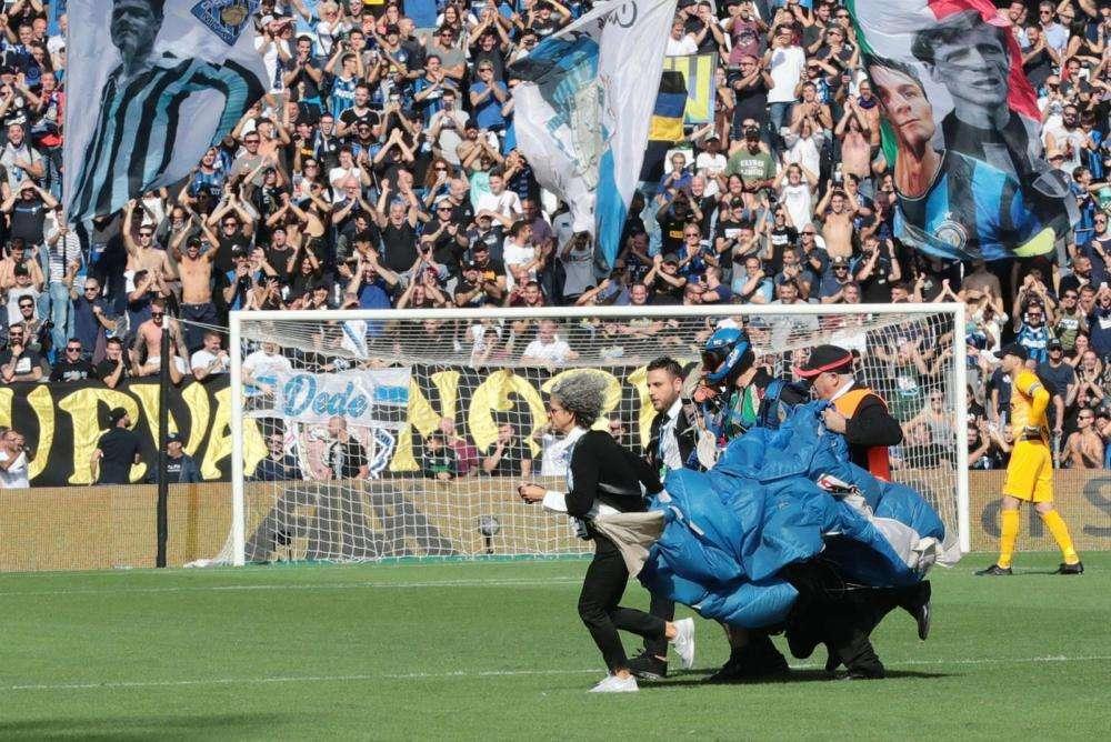 Invase il Mapei Stadium con un paracadute, scattano Daspo e denuncia