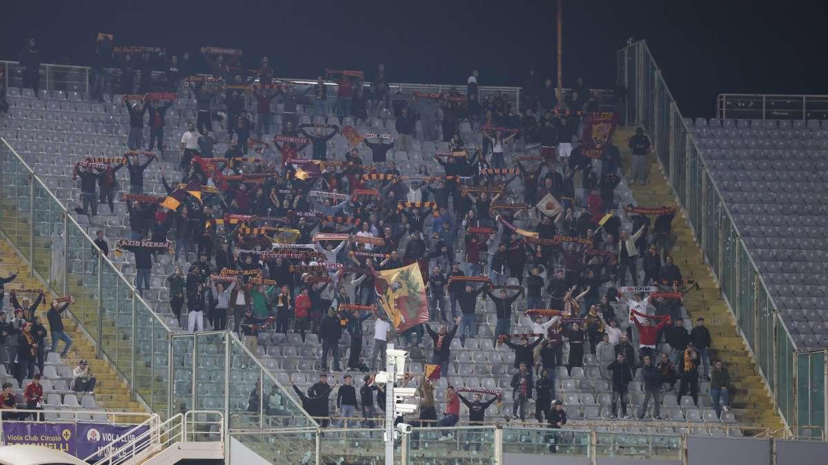 Napoli-Roma, trasferta vietata ai tifosi giallorossi residenti nel Lazio