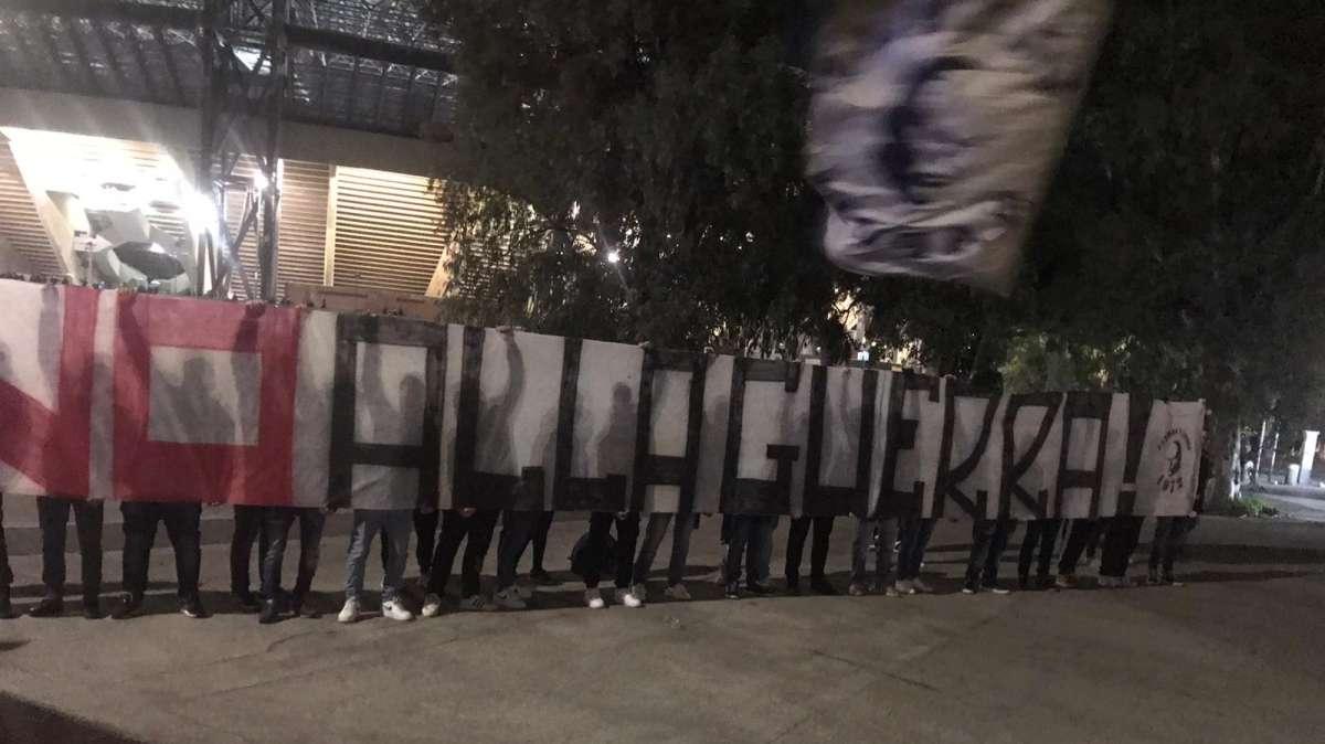 "No alla guerra" resta fuori, Alvino: "Come si fa a definire questo striscione 'politico'?"