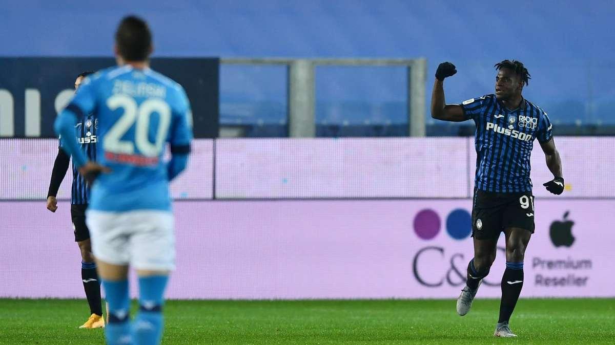 FOTO - La reazione degli azzurri al gol di Zapata: un'immagine eloquente del periodo di confusione