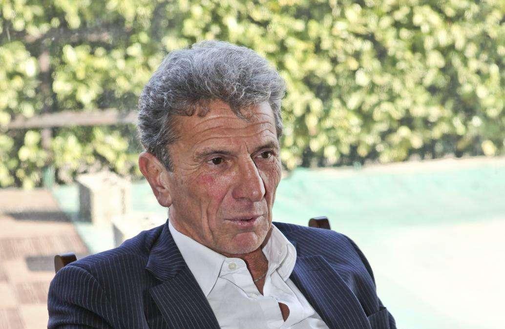 Omaggio a Beppe Savoldi prima di Napoli-Milan: presente anche suo figlio Gianluca