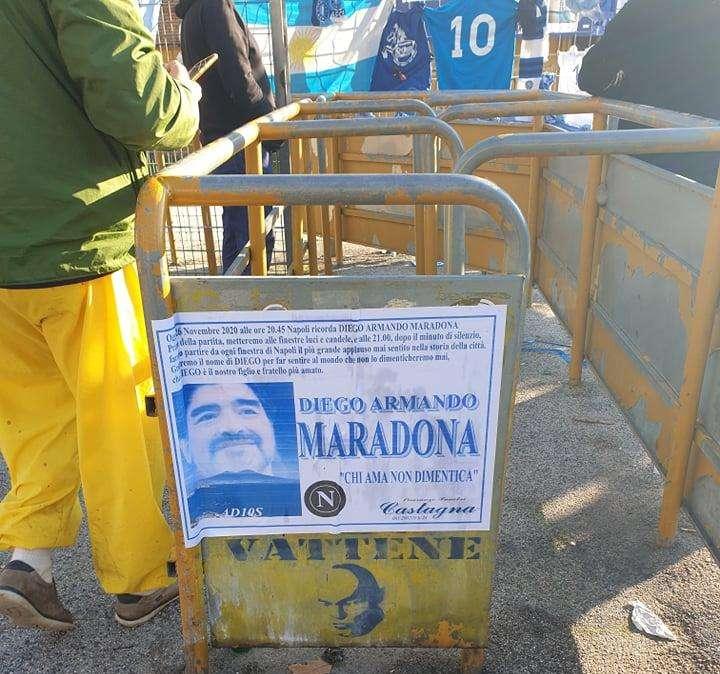 Applausi e candele alle finestre: Napoli pronta ad omaggiare Maradona stasera