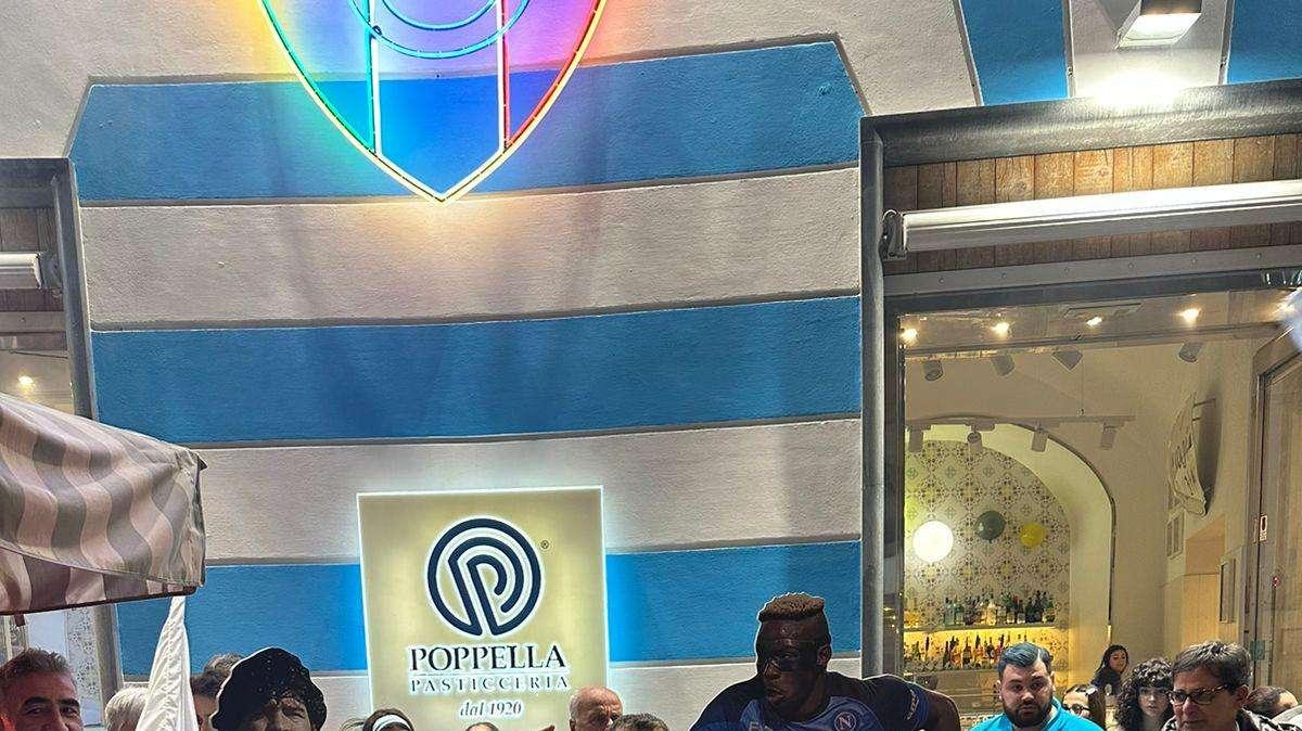 FOTO - Poppella, una torta 'Esagerata' per lo scudetto del Napoli