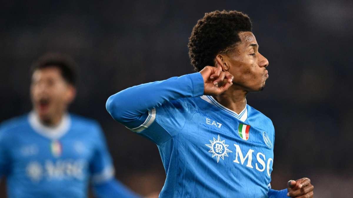 Neres a Sky: "Il Benfica in casa è forte, ma veniamo qui per vincere"