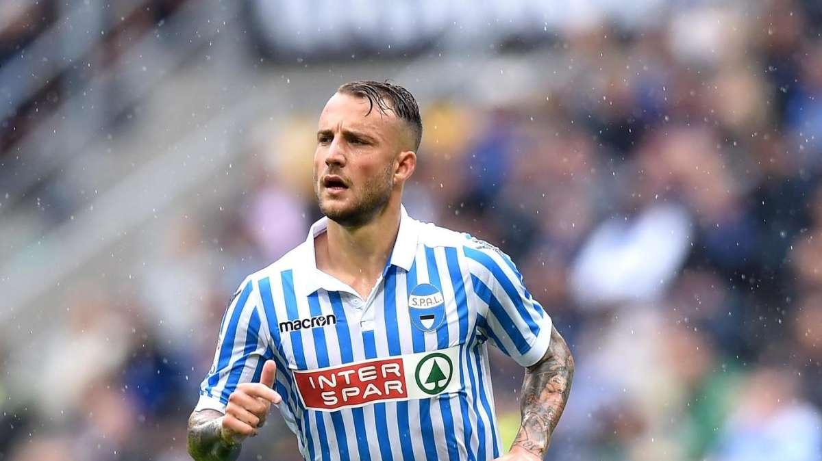 Parma, l’ex Napoli Costa si presenta: “Sei mesi difficili per me, non vedo l’ora di riscattarmi”