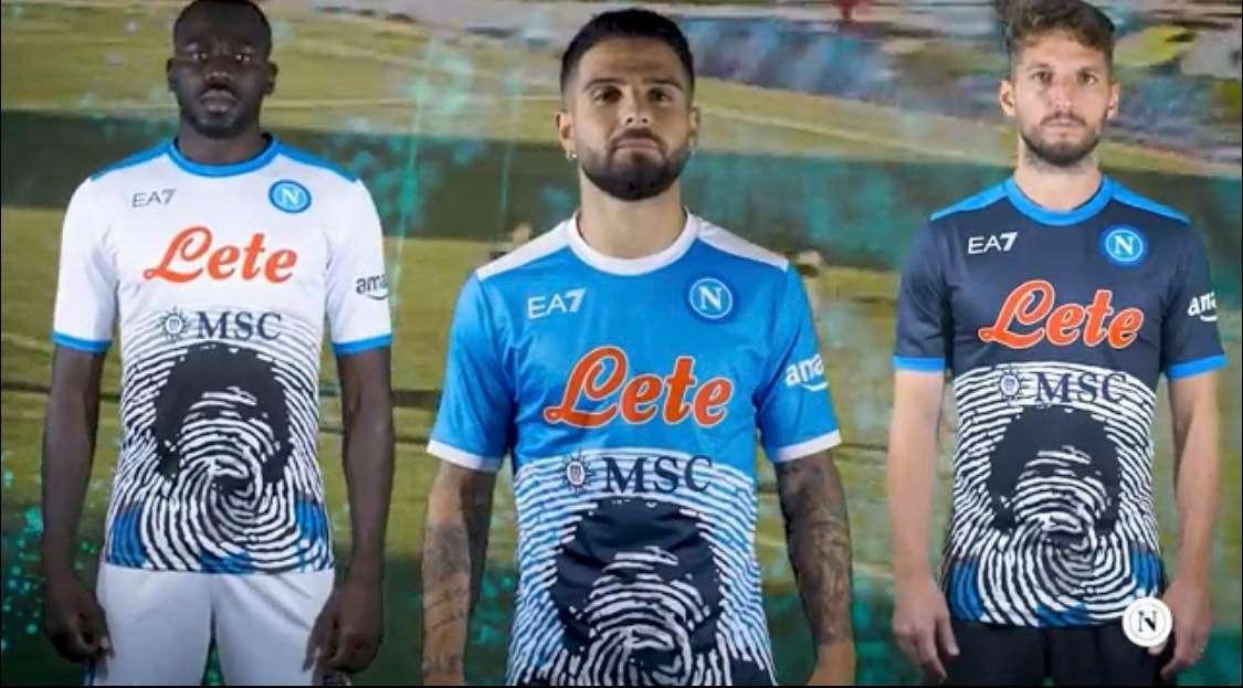 FOTO - La "Maradona Game" azzurra: nuovo sponsor sul retro della maglia