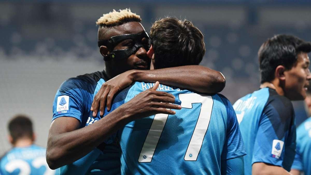 RILEGGI LIVE - Sassuolo-Napoli 0-2 (12' Kvaratskhelia, 33' Osimhen): due magie e altra vittoria azzurra!