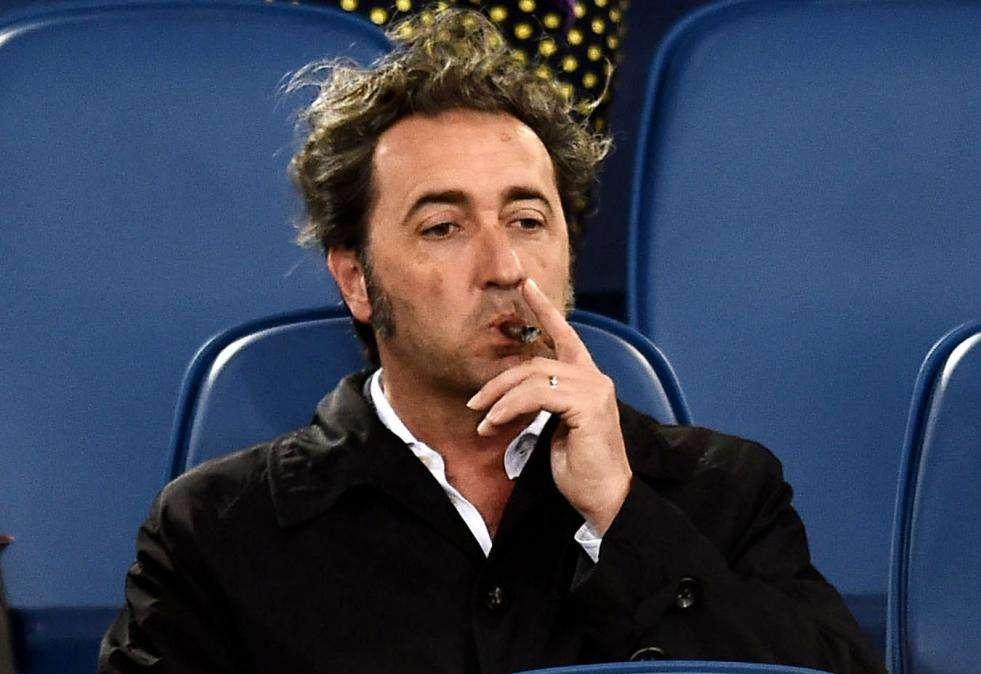 FOTO - Il regista Sorrentino esulta sui social, scatto dell'attore Orlando con la maglia azzurra