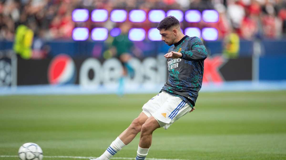 Caos in finale Champions: spray urticante e tanta paura tra i tifosi, slitta il fischio d'inizio