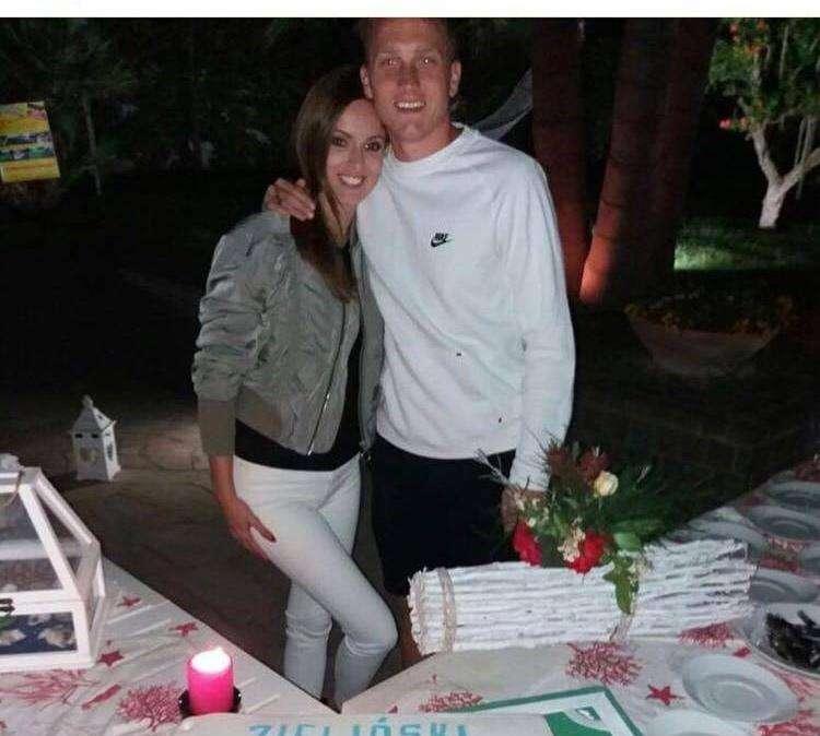 Gazzetta - Zielinski controcorrente: rifiuta l'Arabia e accontenta la moglie che ama Napoli