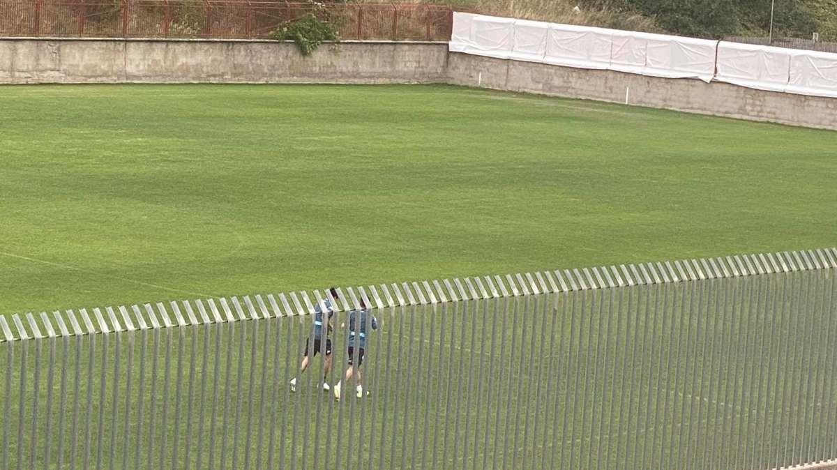 Difesa in emergenza: out Manolas, il portiere Idasiak adattato da centrale