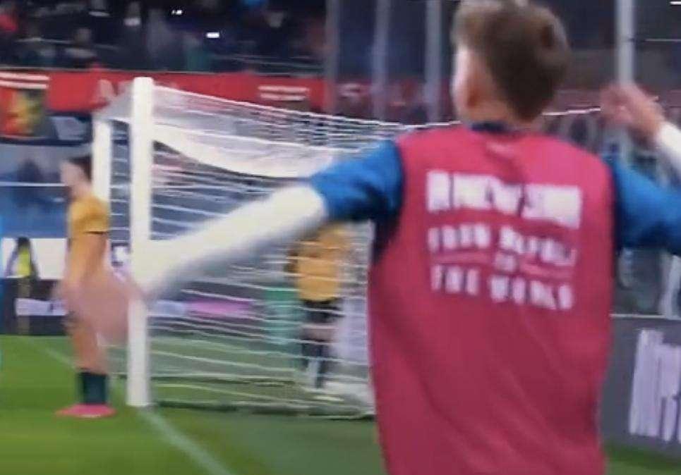 Lindstrom e Natan pienamente integrati: esultanze scatenate al gol del 2-2 di Politano