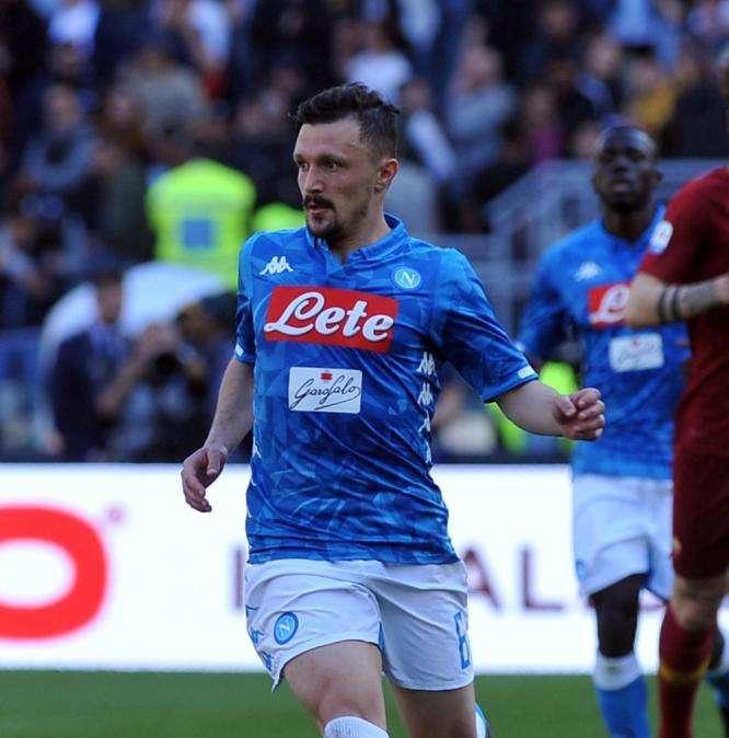 L'idolo a sorpresa: Mario Rui è la mascotte del ritiro del Napoli