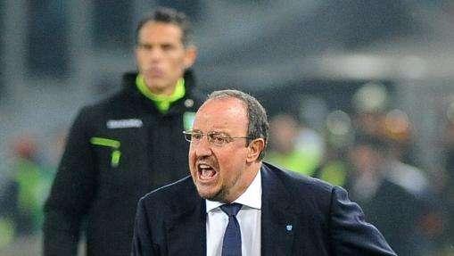 Benitez: “Dura vincere lo scudetto, puntiamo alle Coppe. Vargas? Grande giocatore. Higuain arrivato grazie a Cavani. Sulla maglia gialla..."