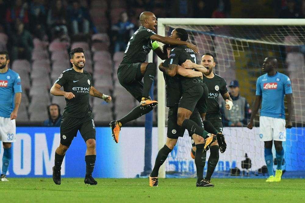 RILEGGI LIVE - Napoli-Man City 2-4 (21' Insigne, 34' Otamendi, 48' Stones, 62' Jorginho, 69' Aguero, 90'+3' Sterling): il San Paolo applaude gli azzurri