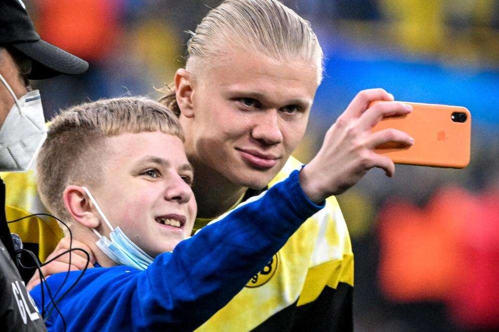 Borussia ammette: "E' vero, Haaland ha una clausola che accettammo pur di prenderlo..."