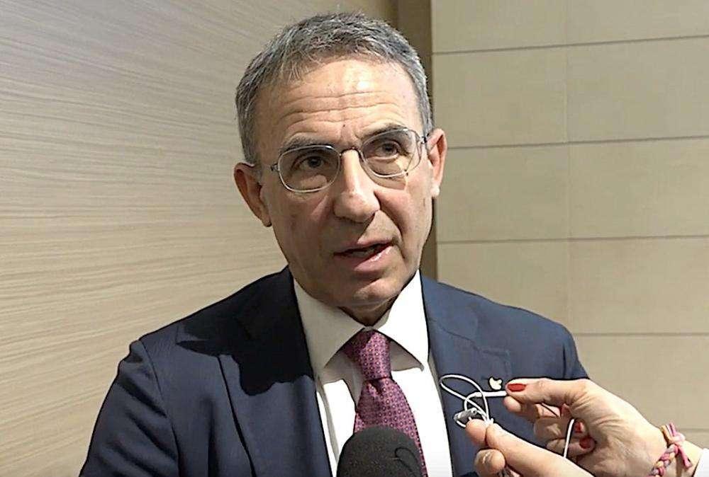 A Napoli il mare brilla, Ministro Ambiente: "Ora rivoluzione al sistema di depurazione"
