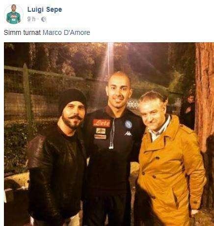 FOTO - "Simm turnat", Sepe sorridente con gli attori di Gomorra